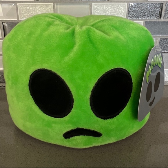MOODIE Reversible Alien Double Sided Flip Plush / Green & Gray / 5” / BRAND NEW - Picture 2 of 16
